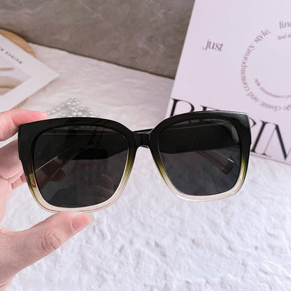 😎 Mindennapi stílusod elengedhetetlen kiegészítője! 🕶️Stílusos, polarizált, felcsúsztatható napszemüveg – védelem és kényelem